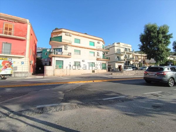 appartamento in affitto a Pozzuoli in zona Lucrino