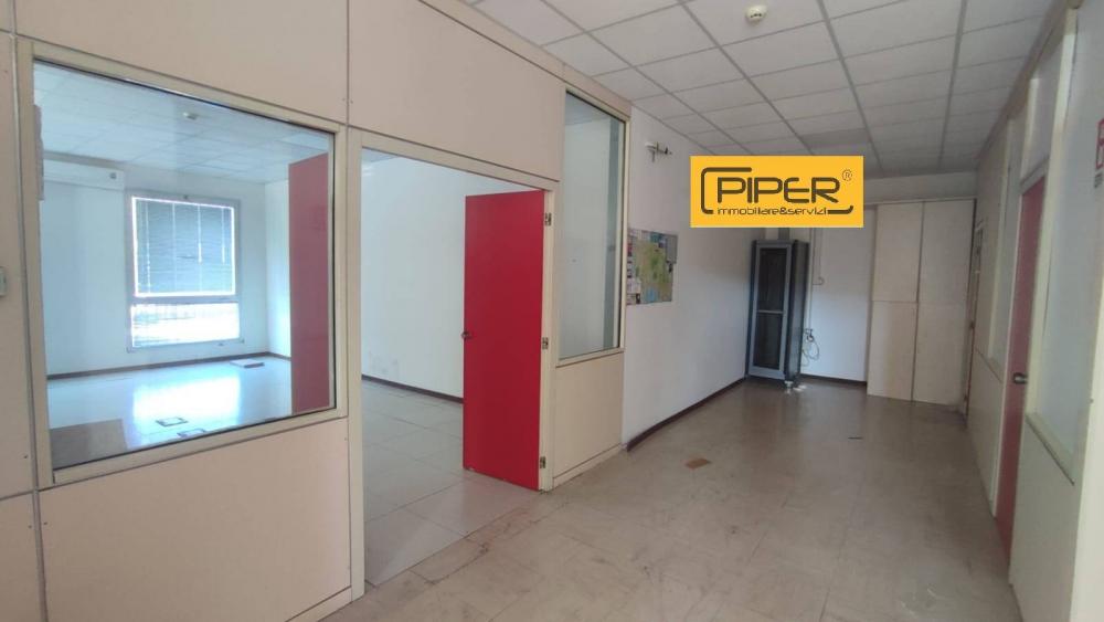 ufficio in affitto a Pozzuoli