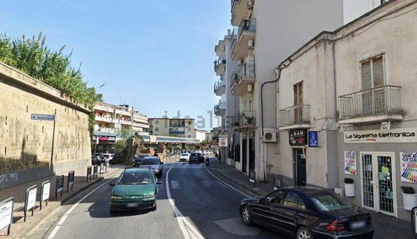 locale commerciale in affitto a Pozzuoli