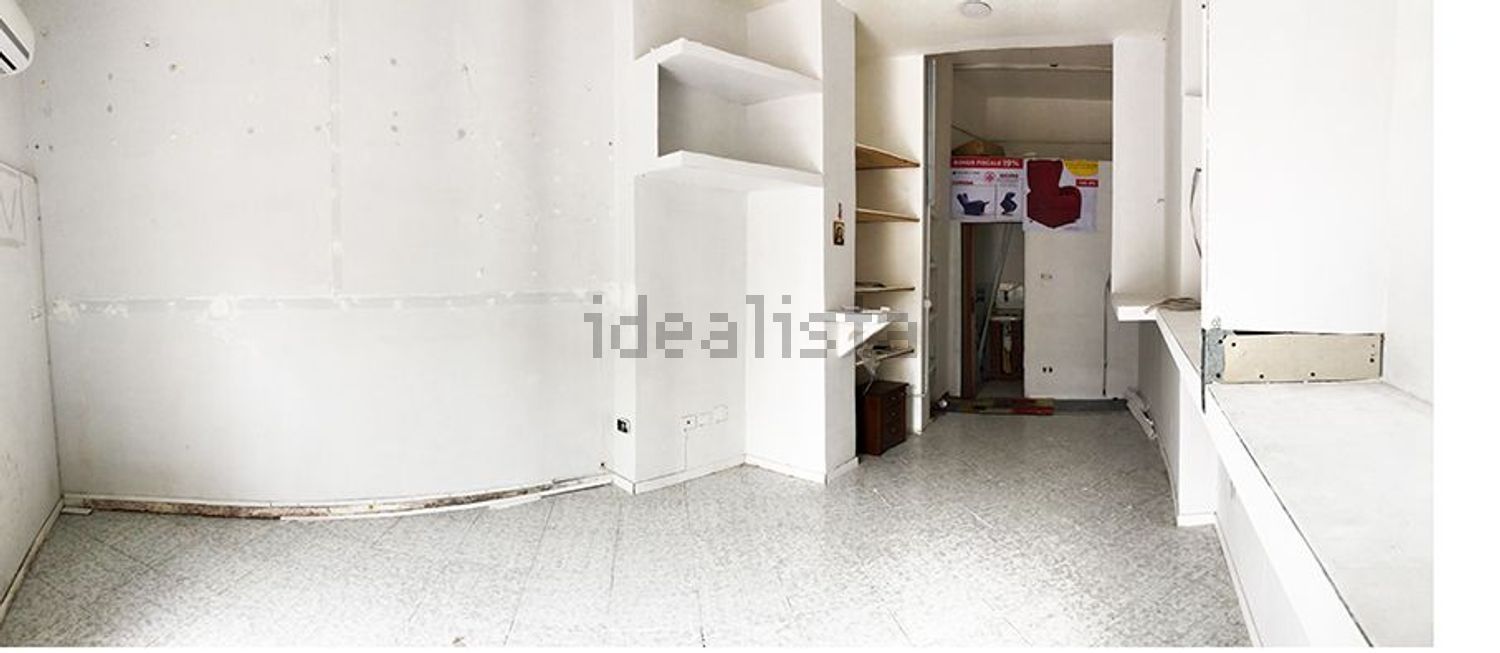 locale commerciale in affitto a Pozzuoli