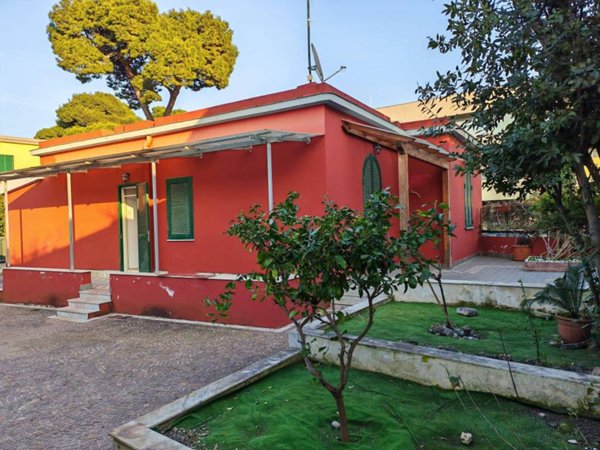 casa indipendente in affitto a Pozzuoli in zona Arco Felice