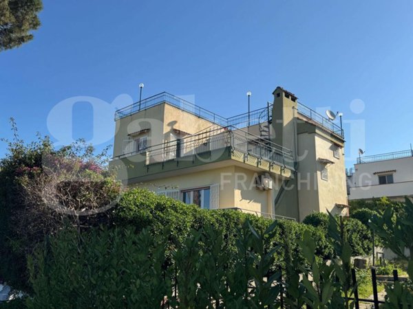 casa indipendente in affitto a Pozzuoli