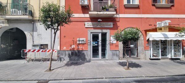 locale commerciale in affitto a Pozzuoli