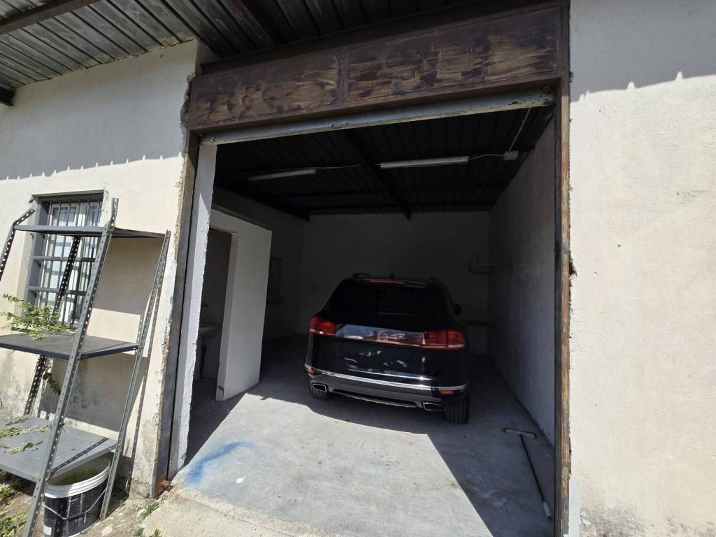 locale commerciale in affitto a Pozzuoli in zona Cuma