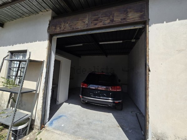 capannone in affitto a Pozzuoli in zona Cuma
