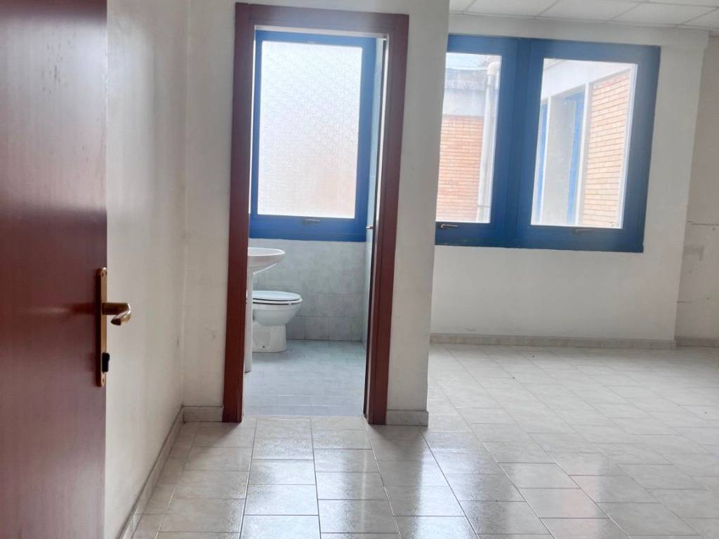 intera palazzina in affitto a Pozzuoli