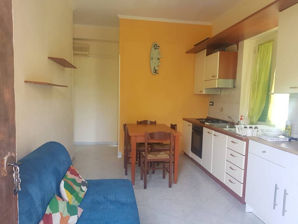 appartamento in affitto a Pozzuoli in zona Lucrino