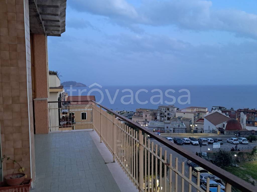 appartamento in affitto a Pozzuoli