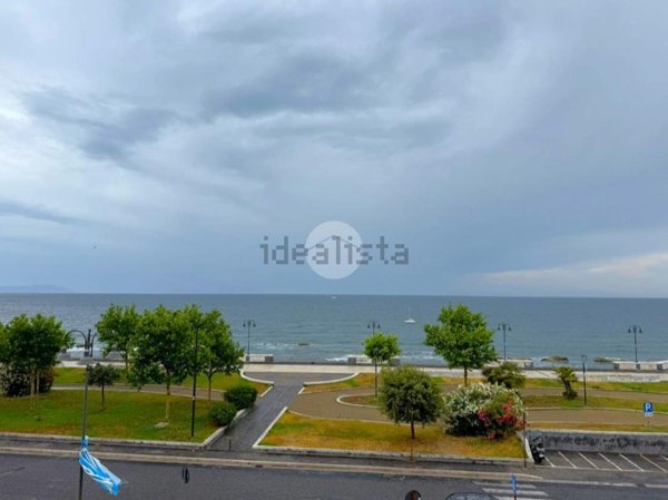 appartamento in affitto a Pozzuoli