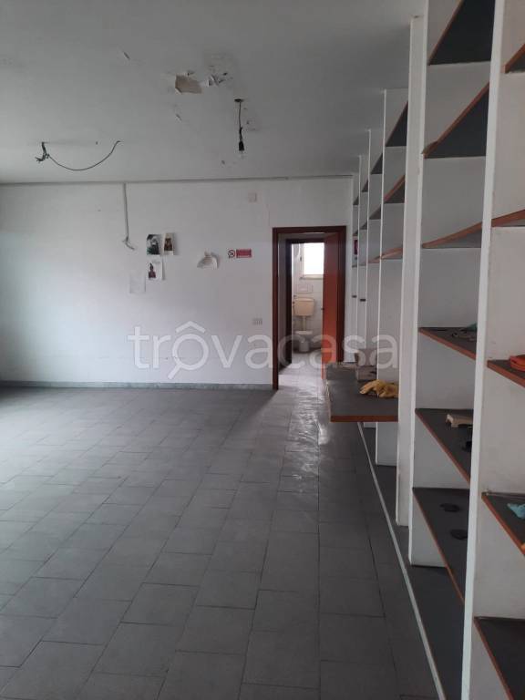 ufficio in affitto a Pozzuoli in zona Pisciarelli