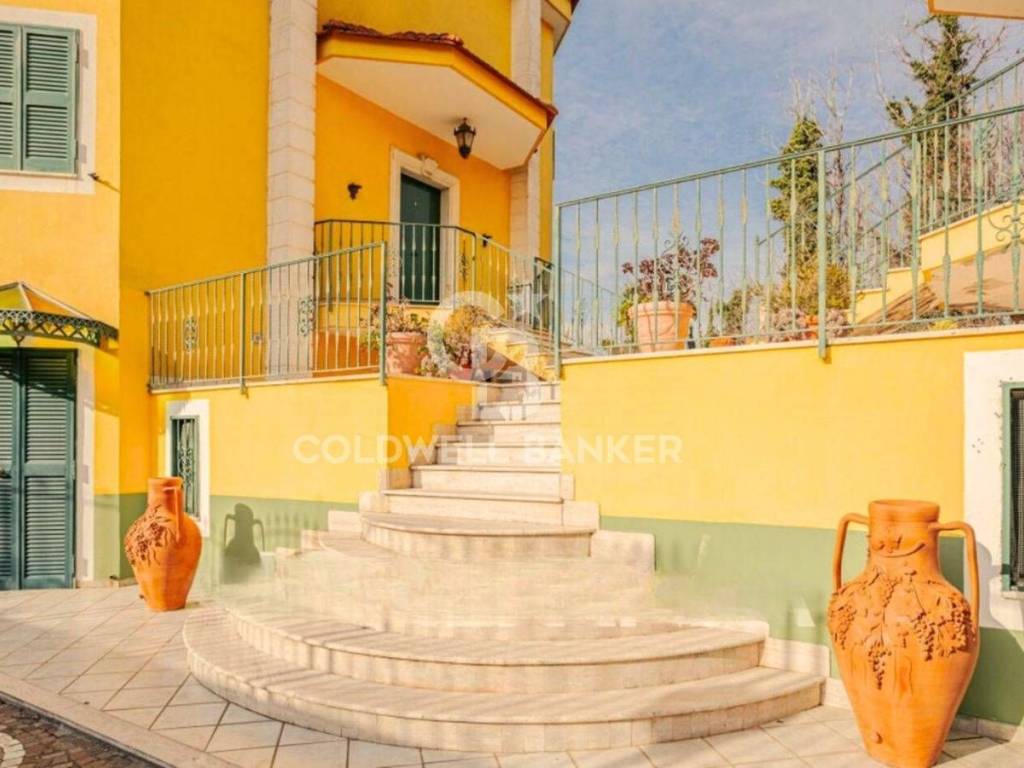 casa indipendente in affitto a Pozzuoli in zona Monterusciello