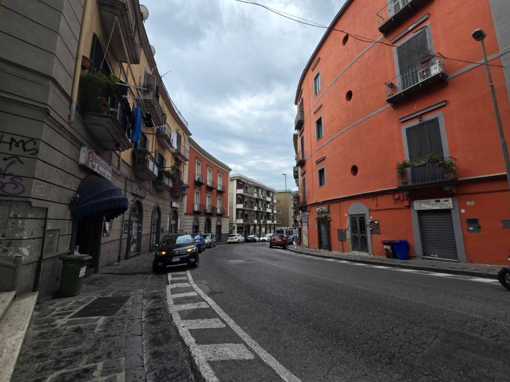 negozio in affitto a Pozzuoli
