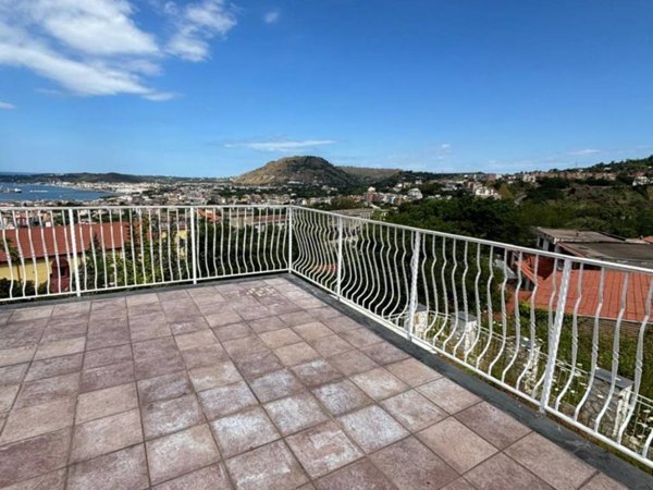 casa indipendente in affitto a Pozzuoli