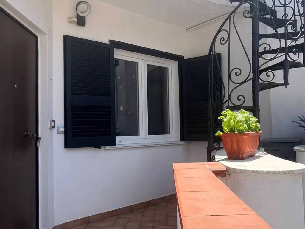 appartamento in affitto a Pozzuoli in zona Cuma