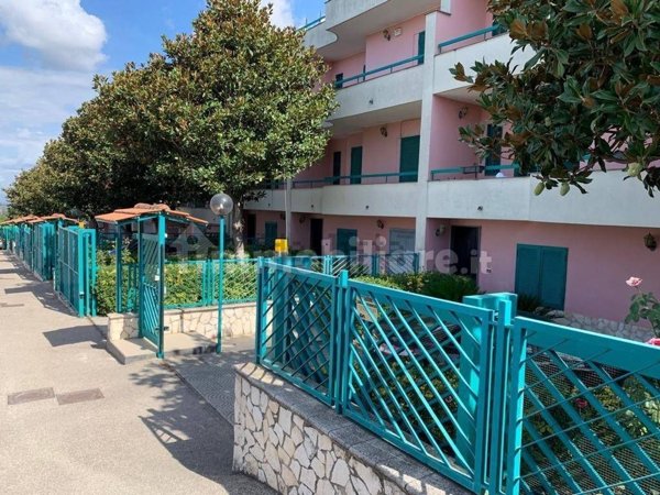 casa indipendente in affitto a Pozzuoli in zona Licola Lido