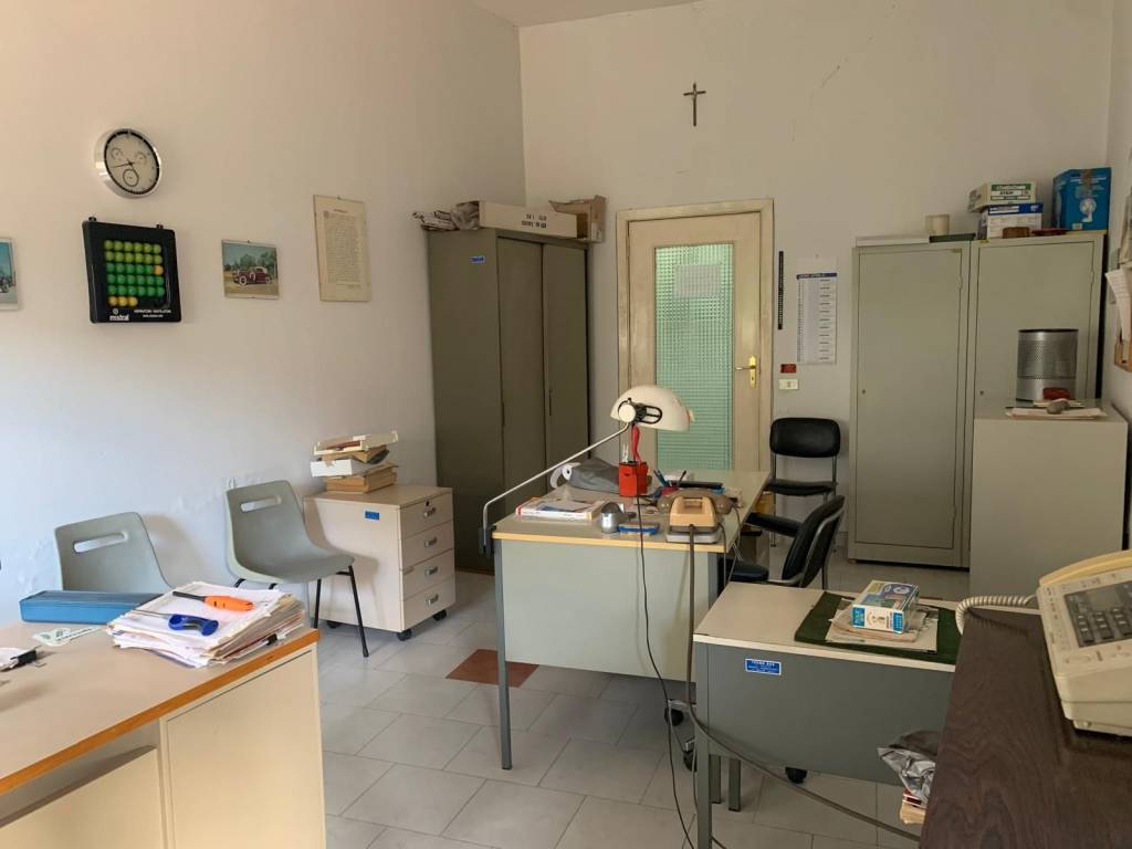 ufficio in affitto a Pozzuoli in zona Pisciarelli