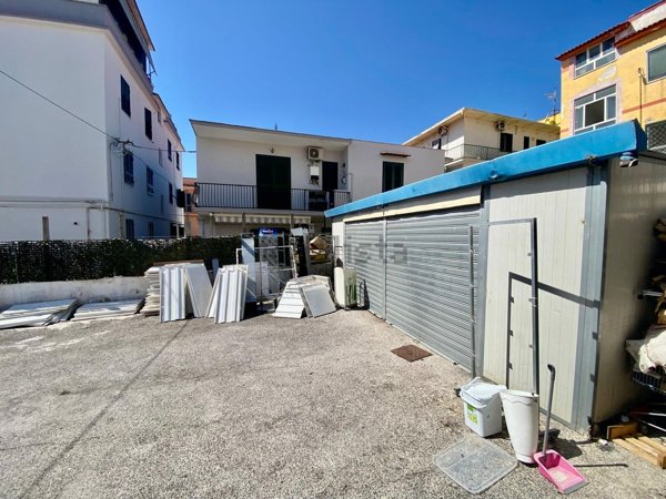 locale commerciale in affitto a Pozzuoli in zona Arco Felice