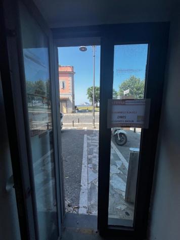 negozio in affitto a Pozzuoli