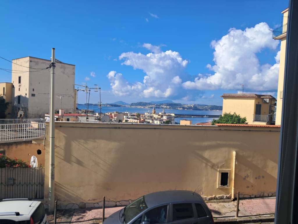 appartamento in affitto a Pozzuoli