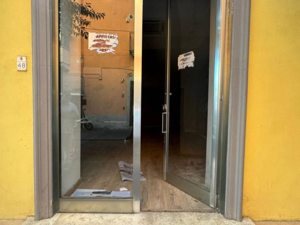 negozio in affitto a Pozzuoli