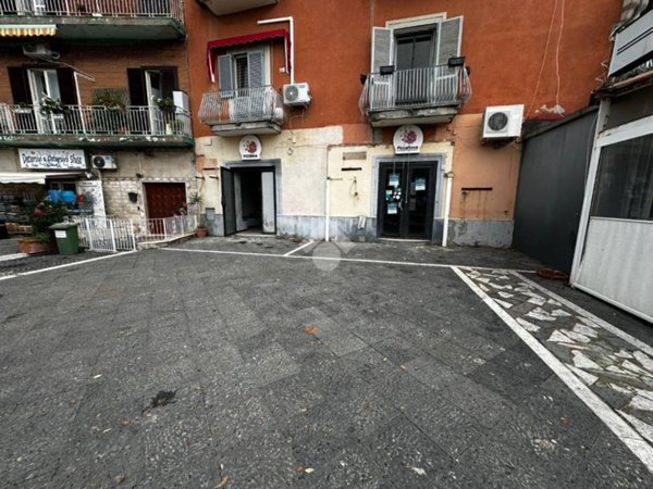 locale commerciale in affitto a Pozzuoli