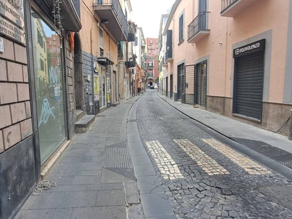negozio in affitto a Pozzuoli