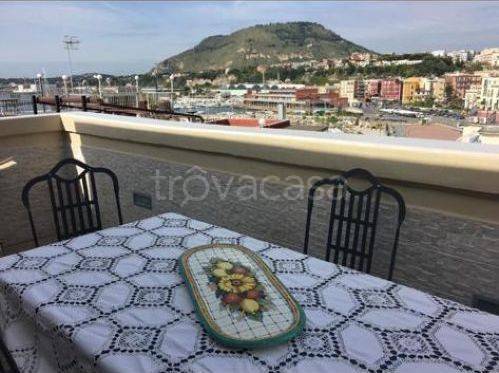 appartamento in affitto a Pozzuoli