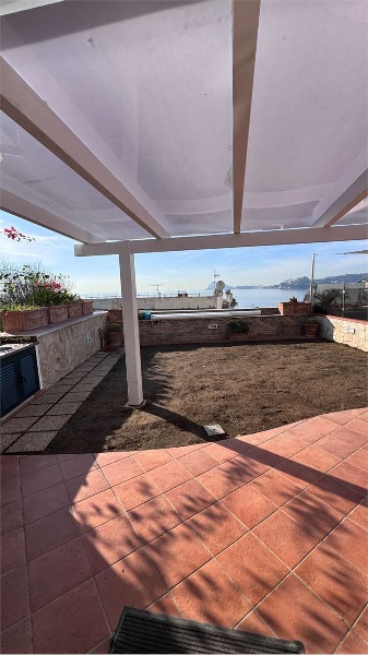 appartamento in affitto a Pozzuoli in zona Lucrino