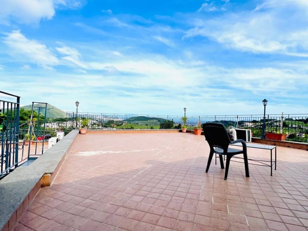 appartamento in affitto a Pozzuoli in zona Cuma
