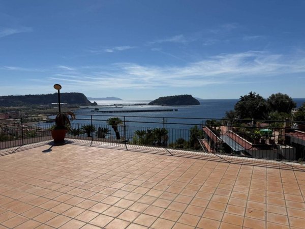 appartamento in affitto a Pozzuoli