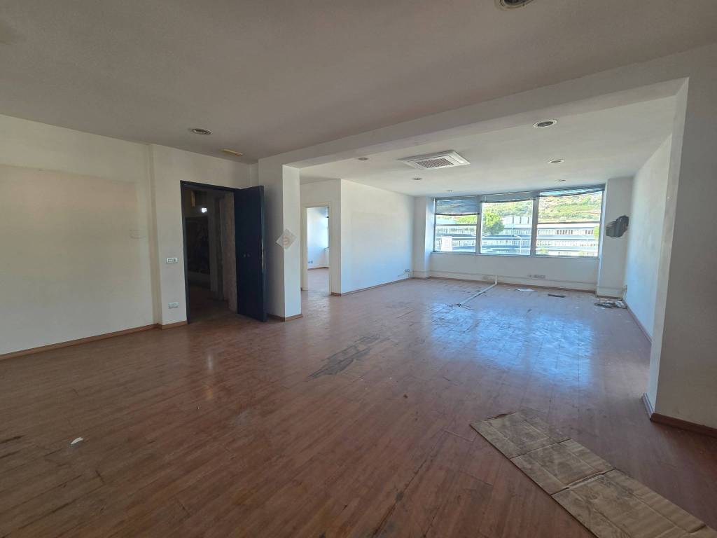 ufficio in affitto a Pozzuoli