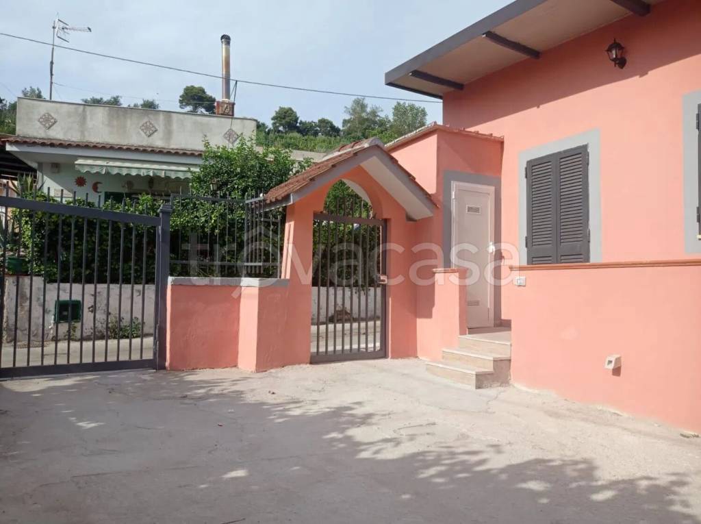 casa indipendente in affitto a Pozzuoli