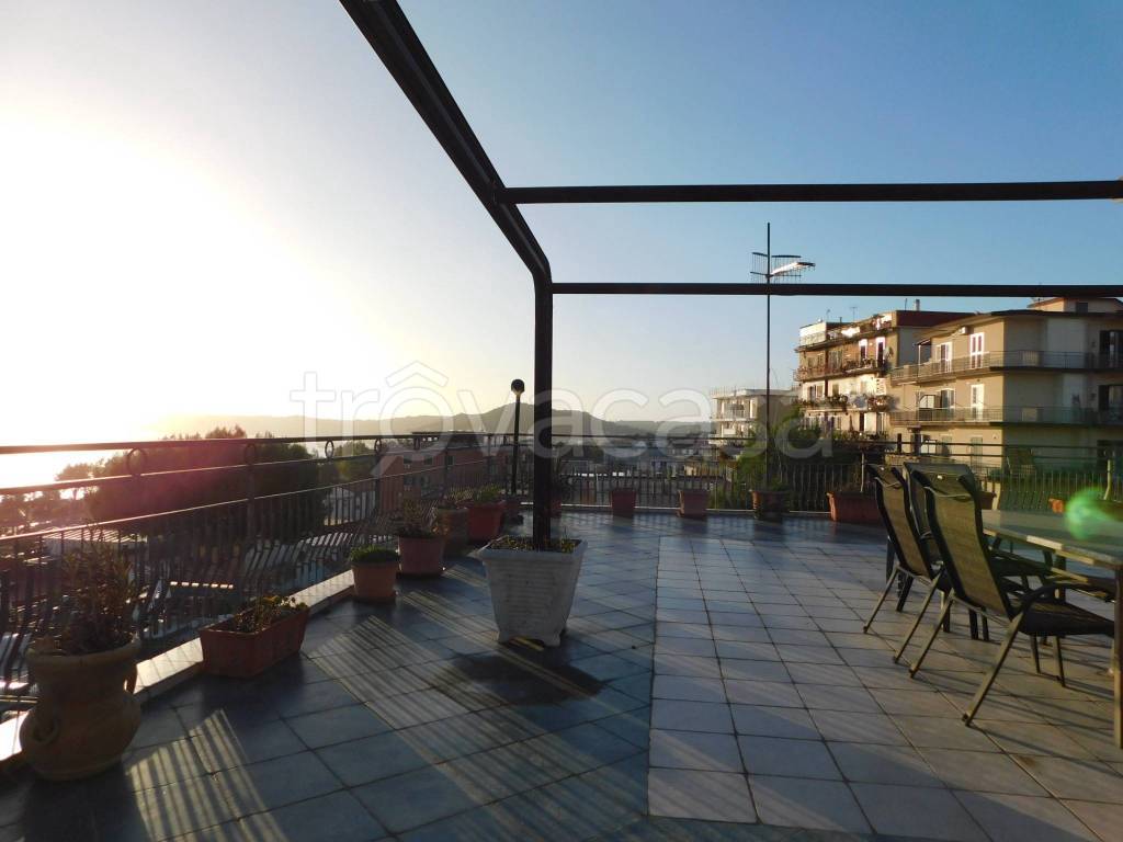 appartamento in affitto a Pozzuoli