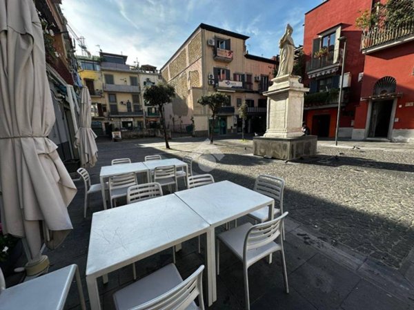 negozio in affitto a Pozzuoli