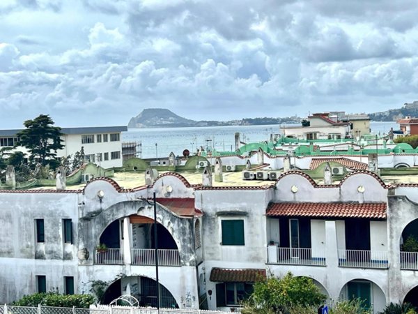 appartamento in affitto a Pozzuoli in zona Arco Felice