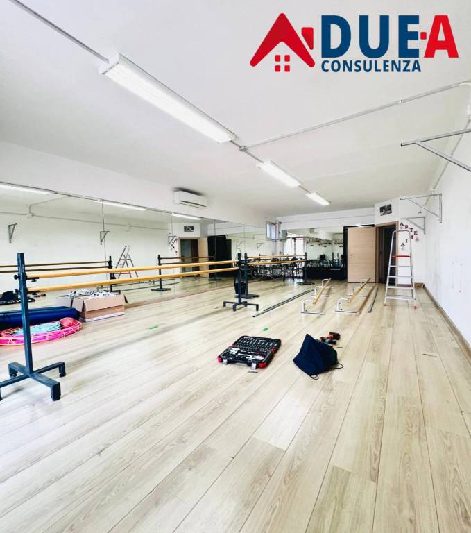 negozio in affitto a Pozzuoli in zona Pisciarelli