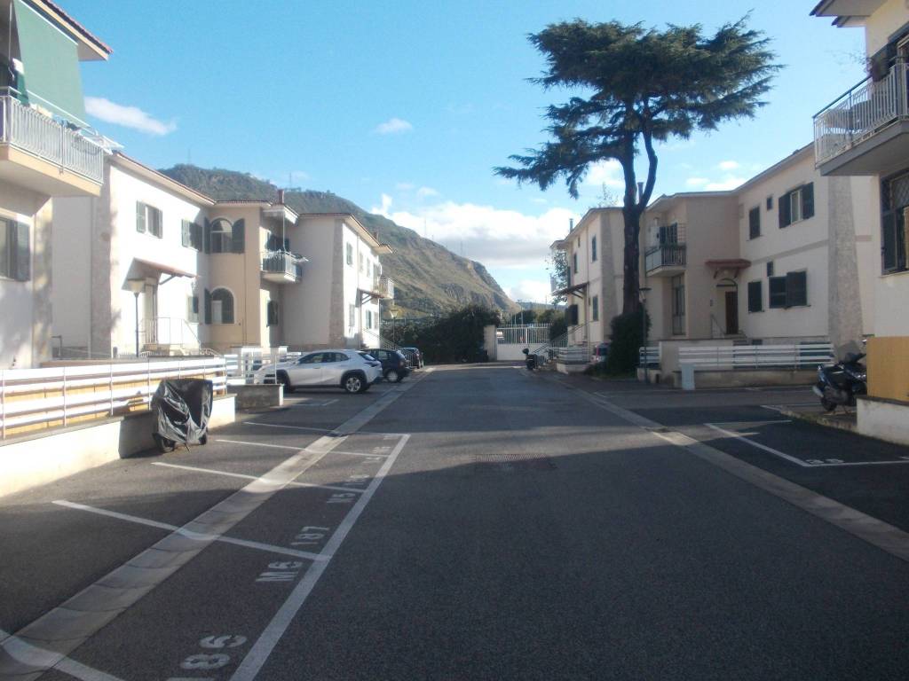 appartamento in affitto a Pozzuoli in zona Toiano