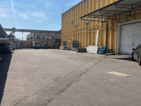 capannone in affitto a Pozzuoli