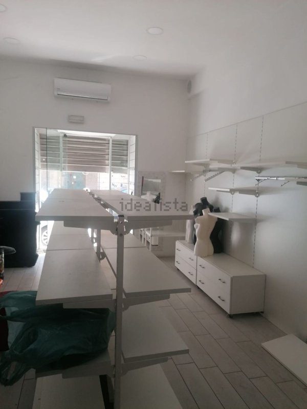 locale commerciale in affitto a Pozzuoli