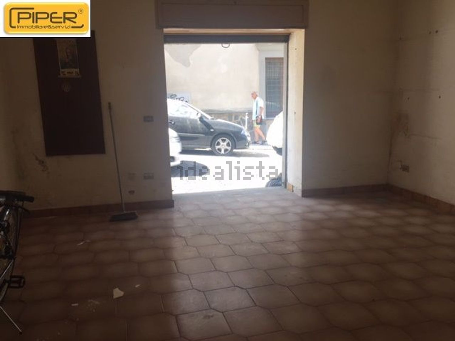 locale commerciale in affitto a Pozzuoli