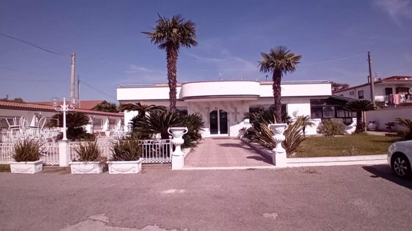 negozio in affitto a Pozzuoli in zona Cuma