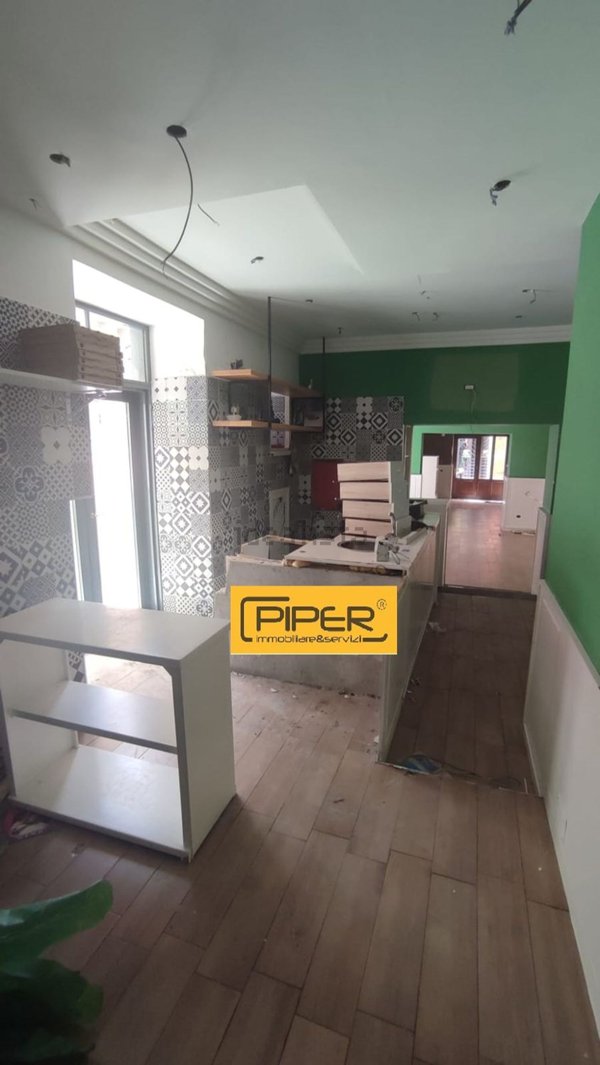 locale commerciale in affitto a Pozzuoli