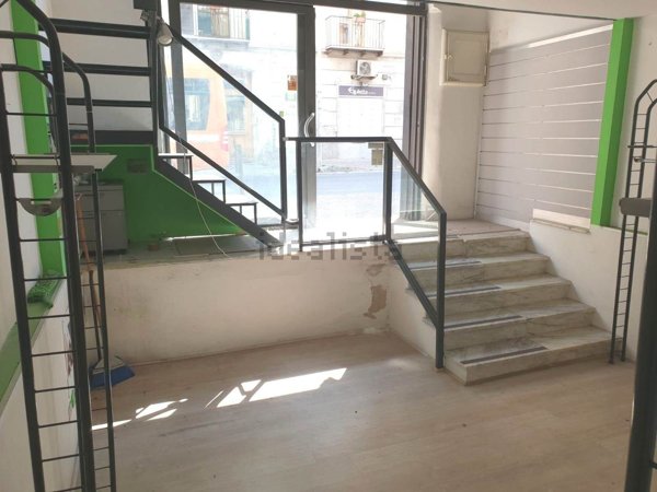 locale commerciale in affitto a Pozzuoli