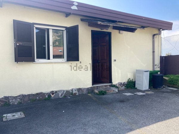 ufficio in affitto a Pozzuoli