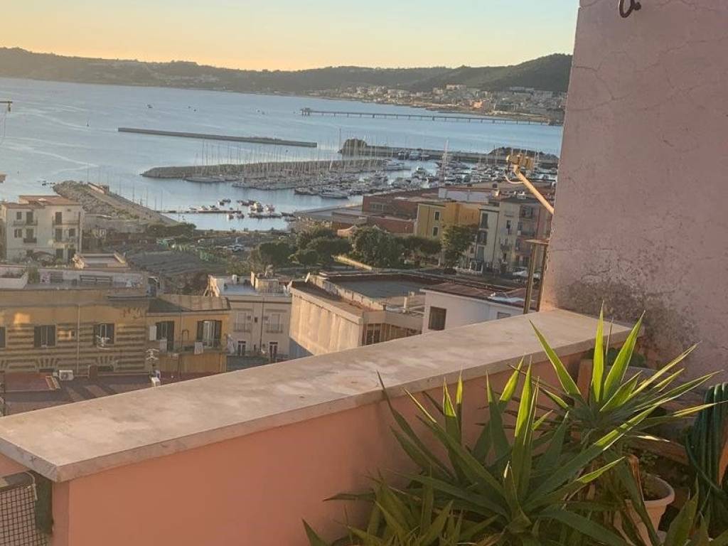 appartamento in affitto a Pozzuoli