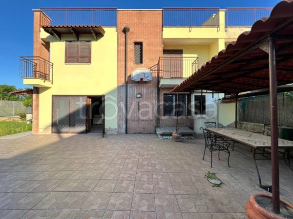 casa indipendente in affitto a Pozzuoli in zona Monterusciello