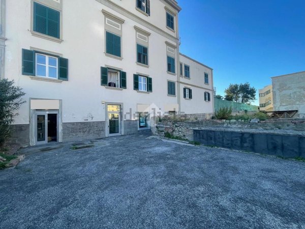 ufficio in affitto a Pozzuoli in zona Arco Felice