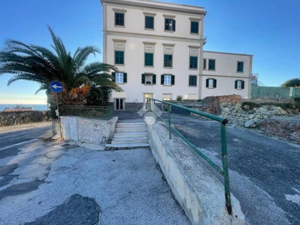 ufficio in affitto a Pozzuoli in zona Arco Felice