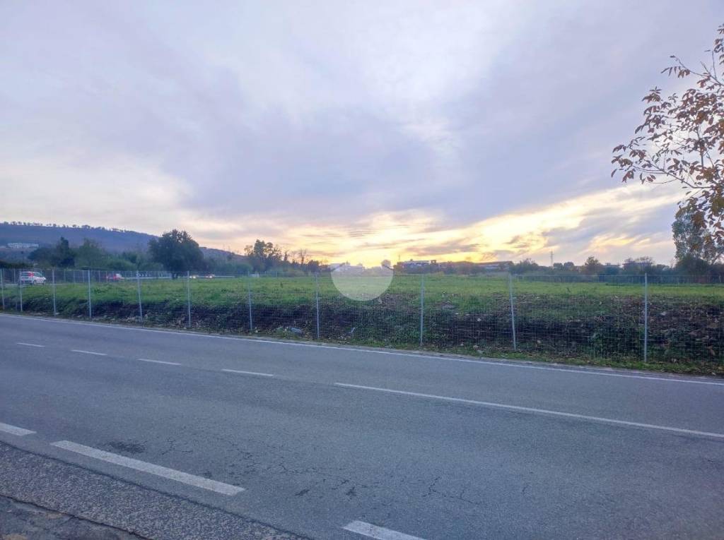 locale commerciale in affitto a Pozzuoli in zona Monterusciello