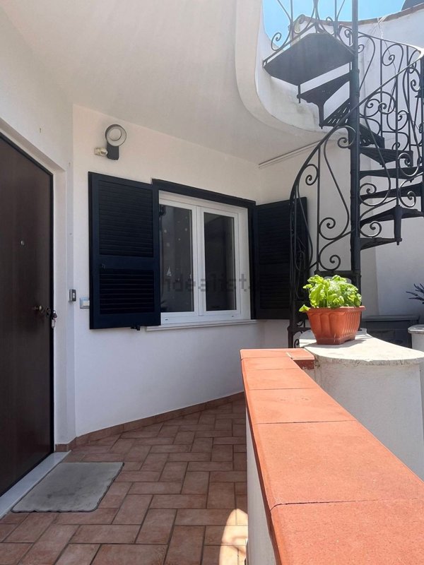appartamento in affitto a Pozzuoli in zona Cuma